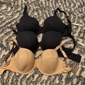 SKIMS Black and Tan Bras Set